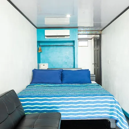 El Faro Containers Beach Hotel Manuel Antonio Exterior photo