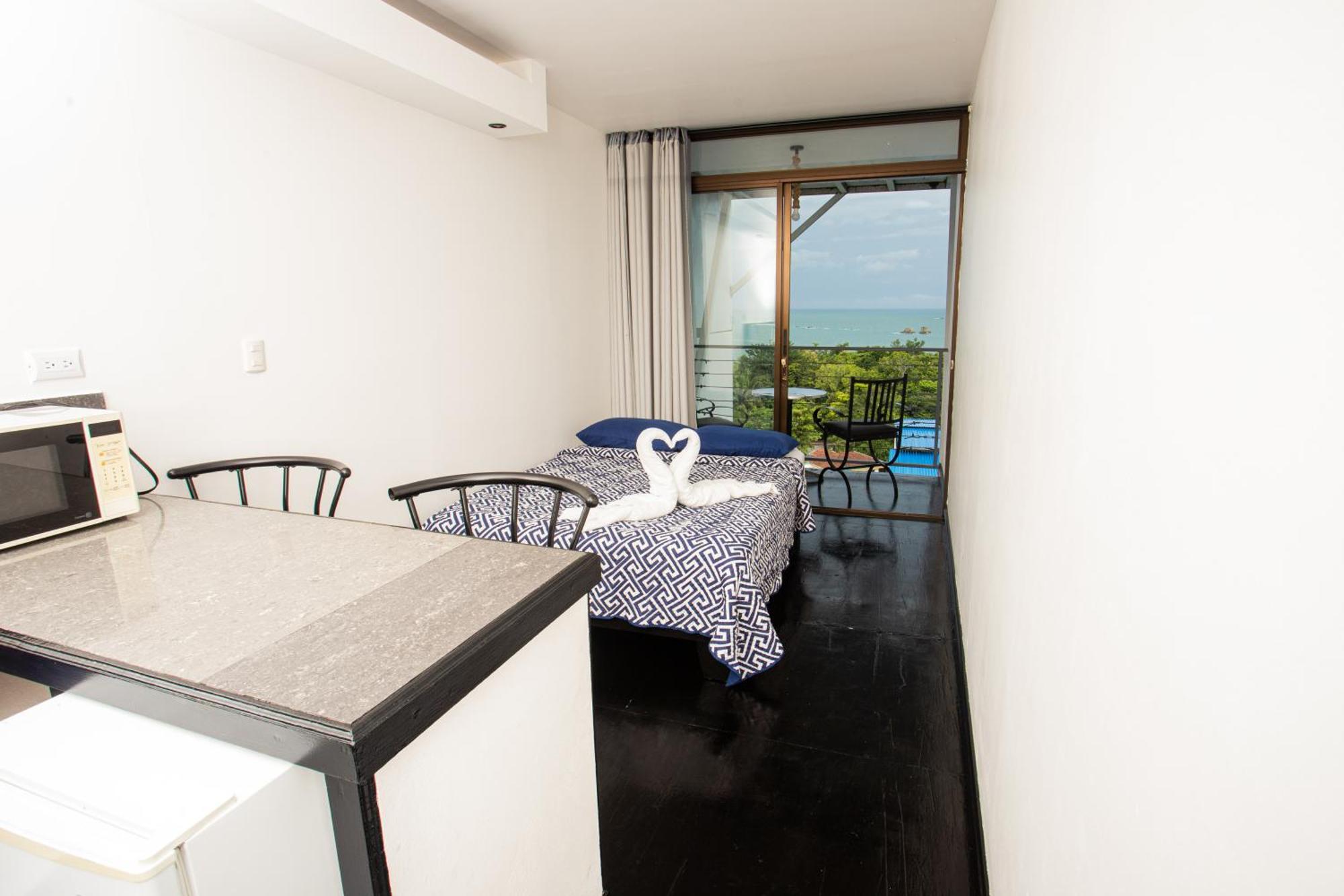 El Faro Hotel 3*